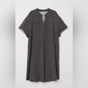 H&M - loose fit short sleeve dress - black & silver diamond pattern - Size 6